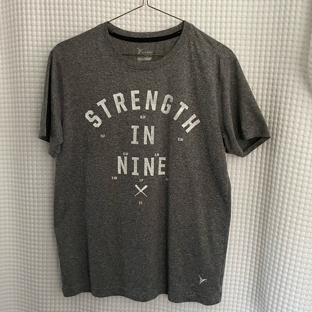 OLD NAVY Active woman’s gray t-shirt size S.
